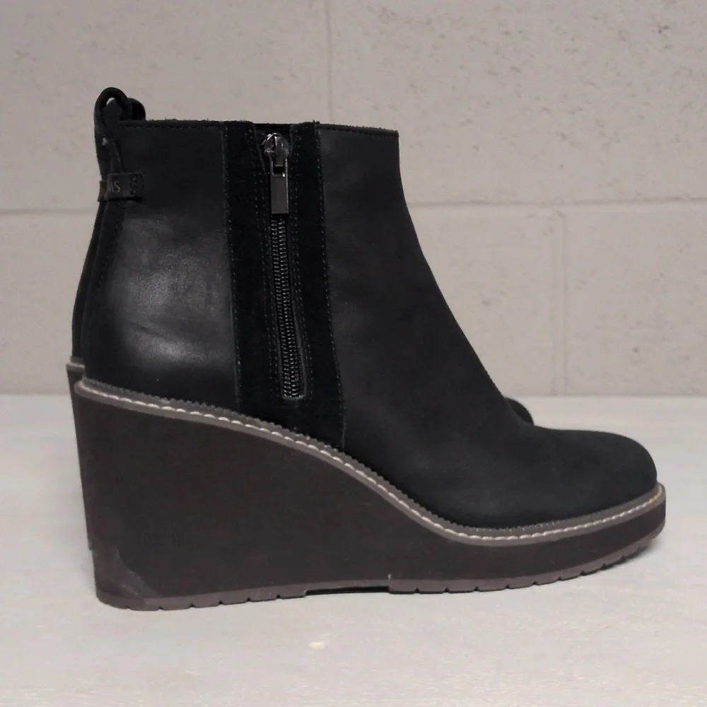 TOMS Raven Water Resistant Wedge Ankle Boot, Ankle Bootie, Size 9 EUC - Picture 4 of 6